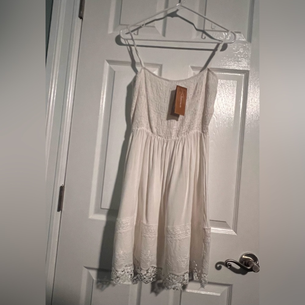 Mocked top short white dress